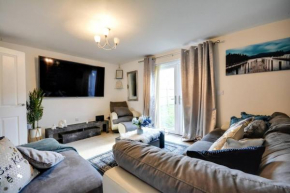 Runcorn - House - Sleeps 6 - Parking - Garden